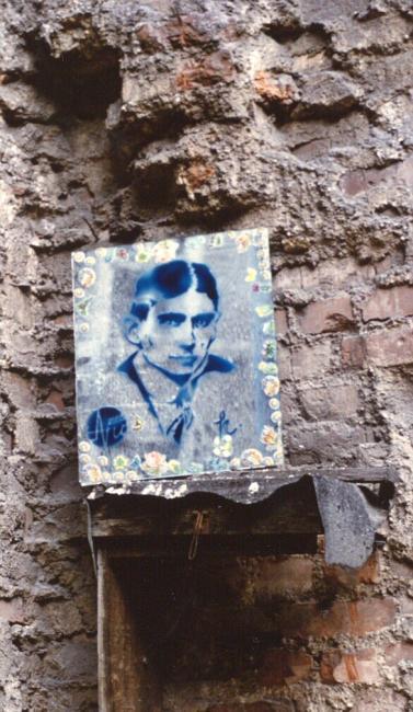 SUR LES MURS...